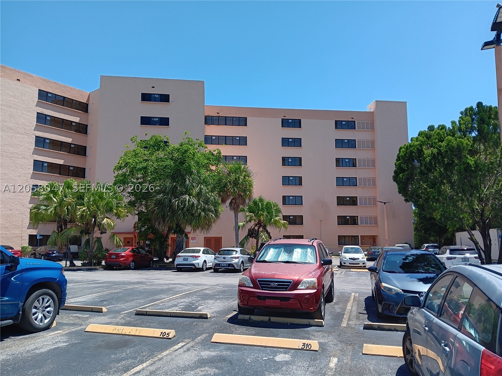 GOLFVIEW CL FONTAINBL PK - Residential