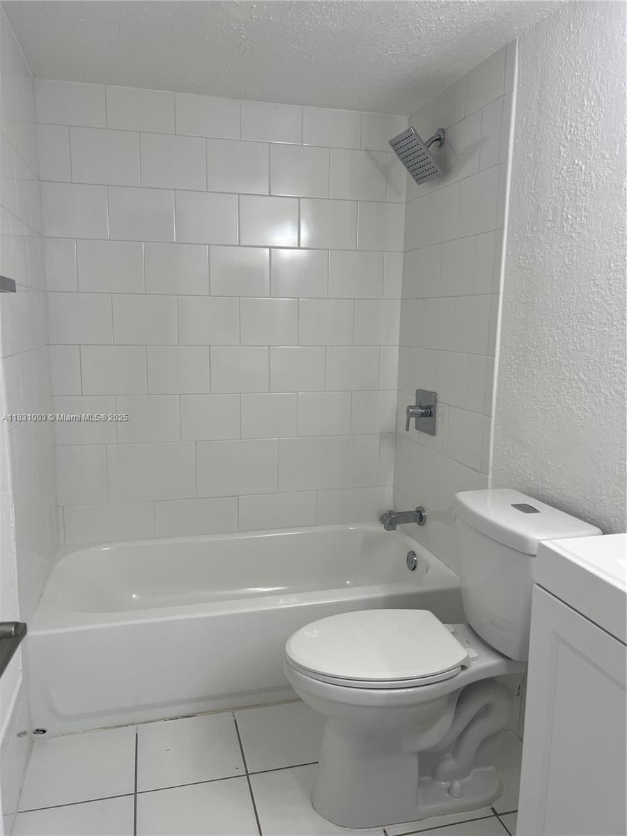 HARBOUR POINTE OF MIAMI C - Residential Lease
