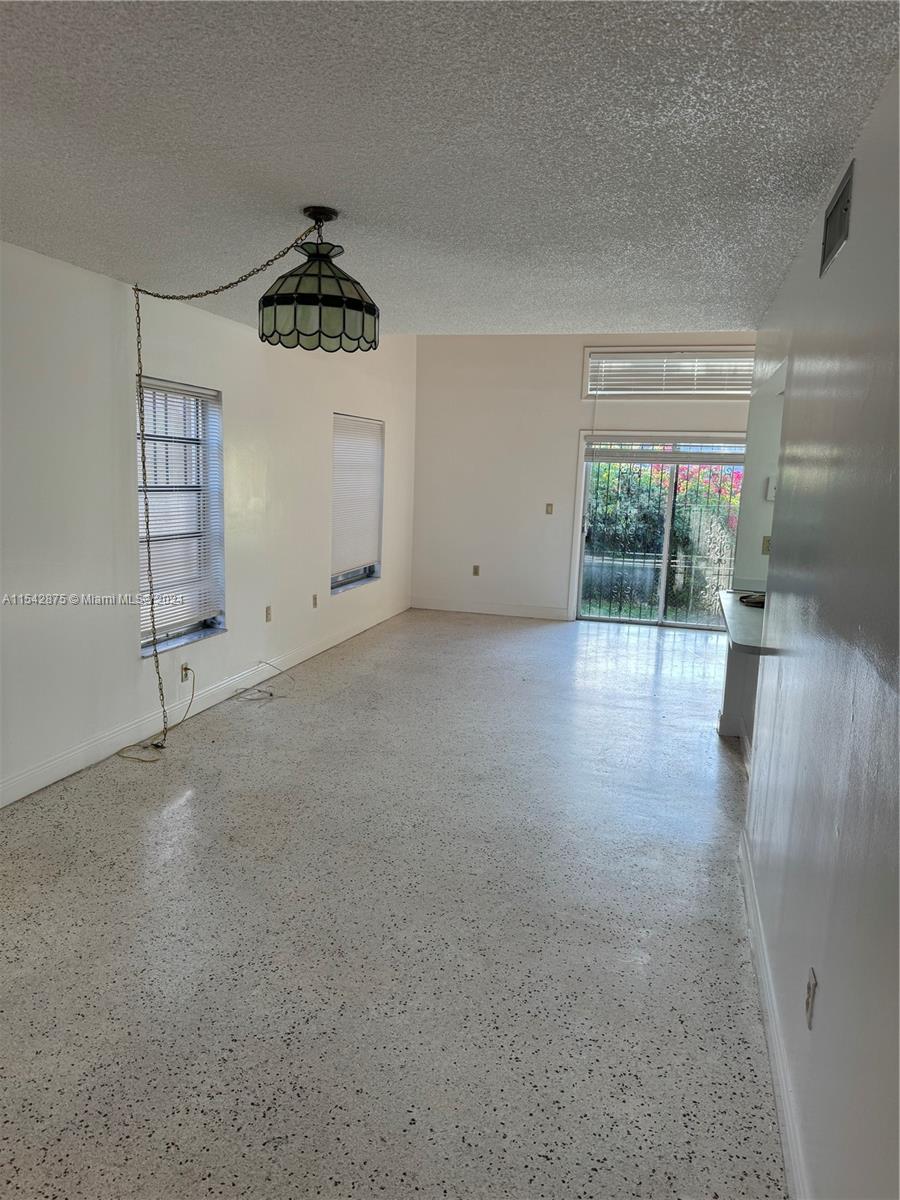 TWELFTH ST MANORS 1ST ADD - Residential Lease