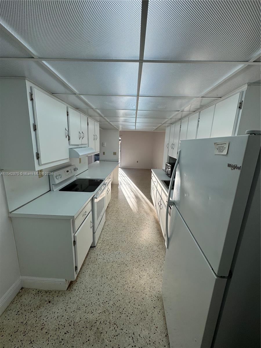 TWELFTH ST MANORS 1ST ADD - Residential Lease