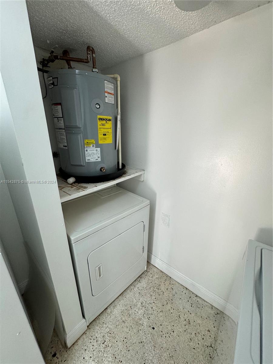 TWELFTH ST MANORS 1ST ADD - Residential Lease