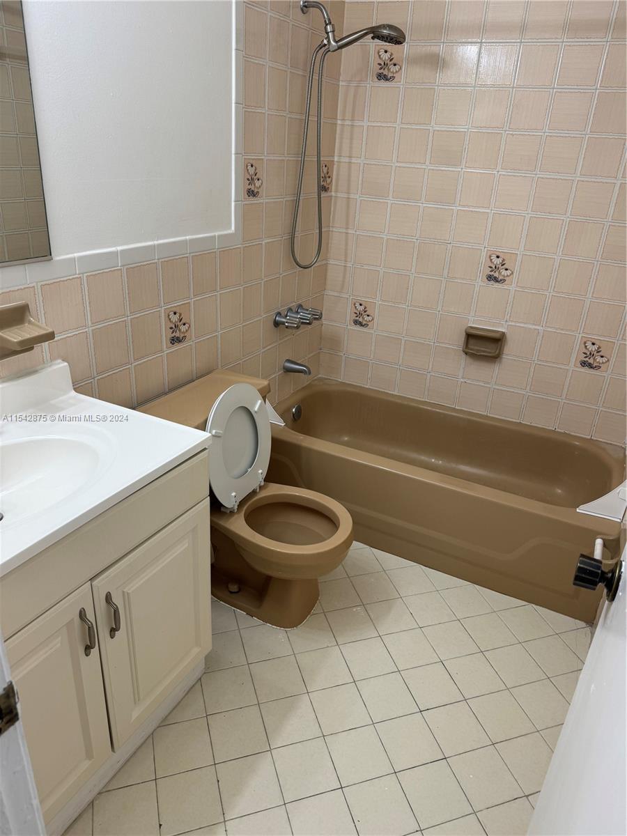 TWELFTH ST MANORS 1ST ADD - Residential Lease