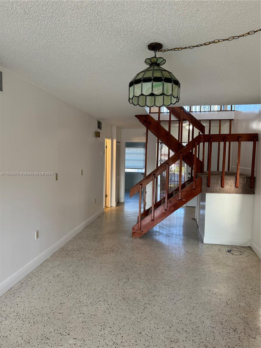 TWELFTH ST MANORS 1ST ADD - Residential Lease