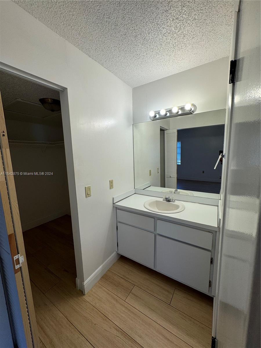 TWELFTH ST MANORS 1ST ADD - Residential Lease