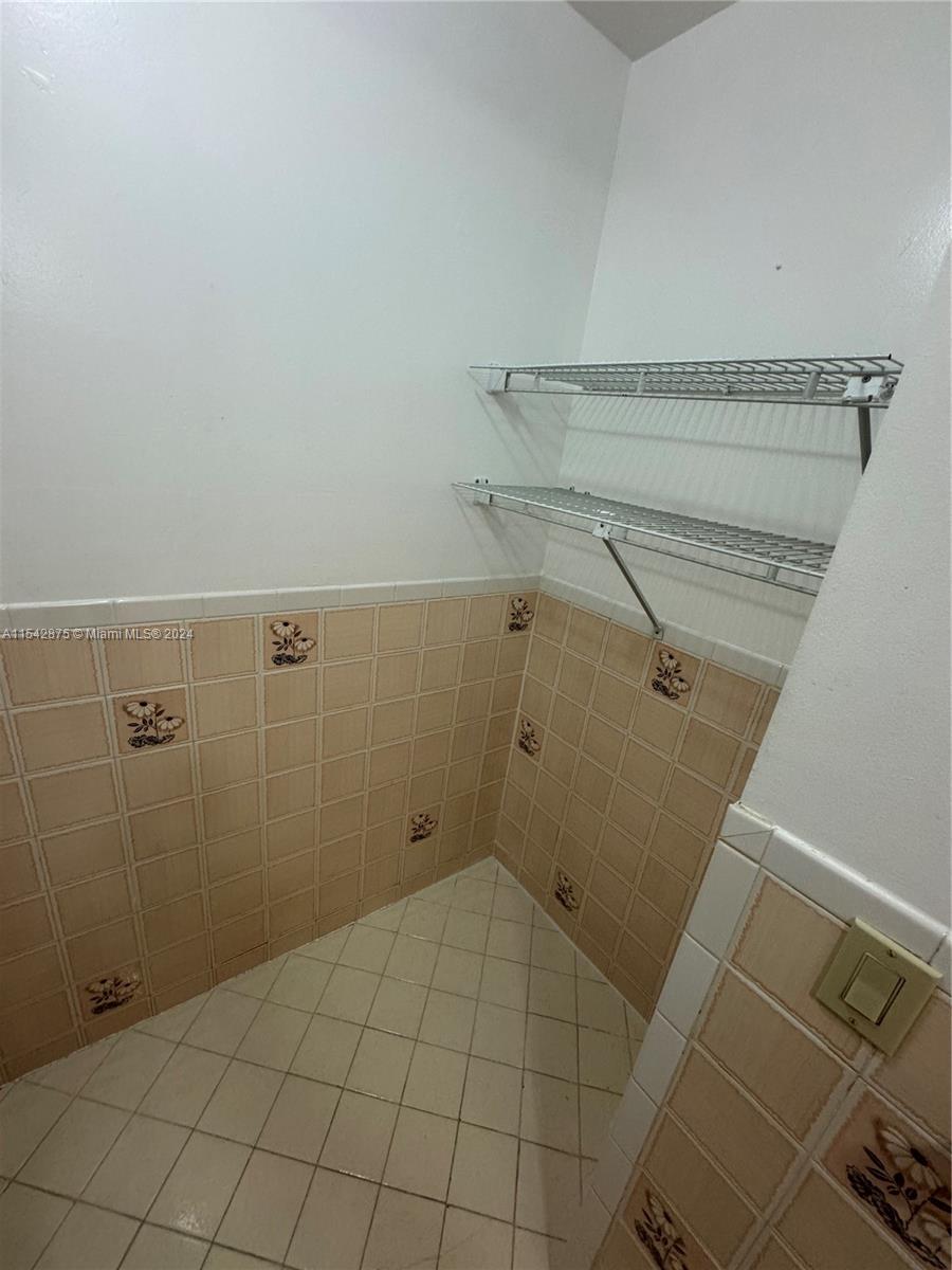 TWELFTH ST MANORS 1ST ADD - Residential Lease