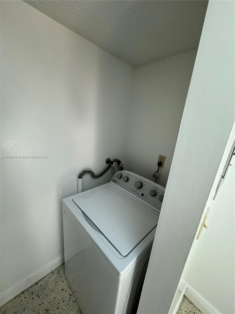 TWELFTH ST MANORS 1ST ADD - Residential Lease
