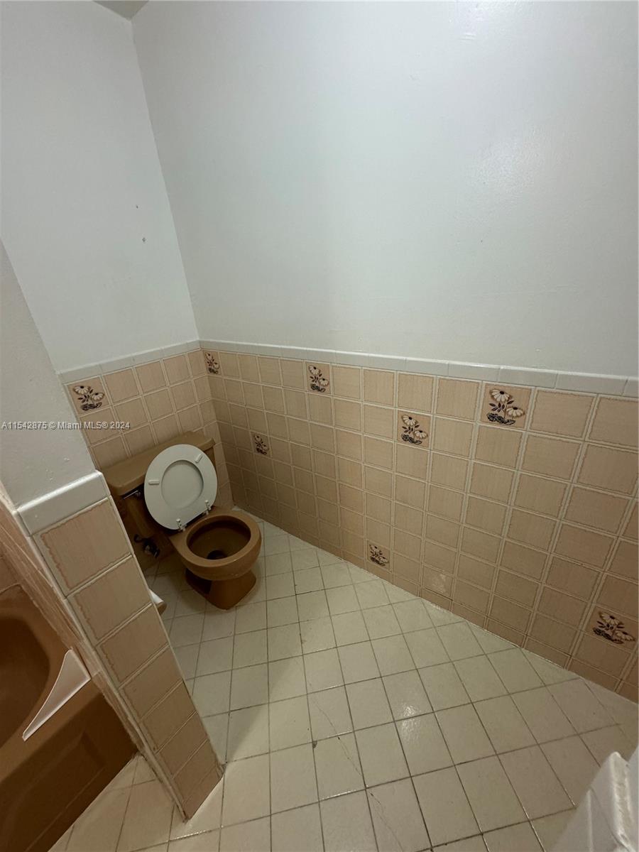 TWELFTH ST MANORS 1ST ADD - Residential Lease