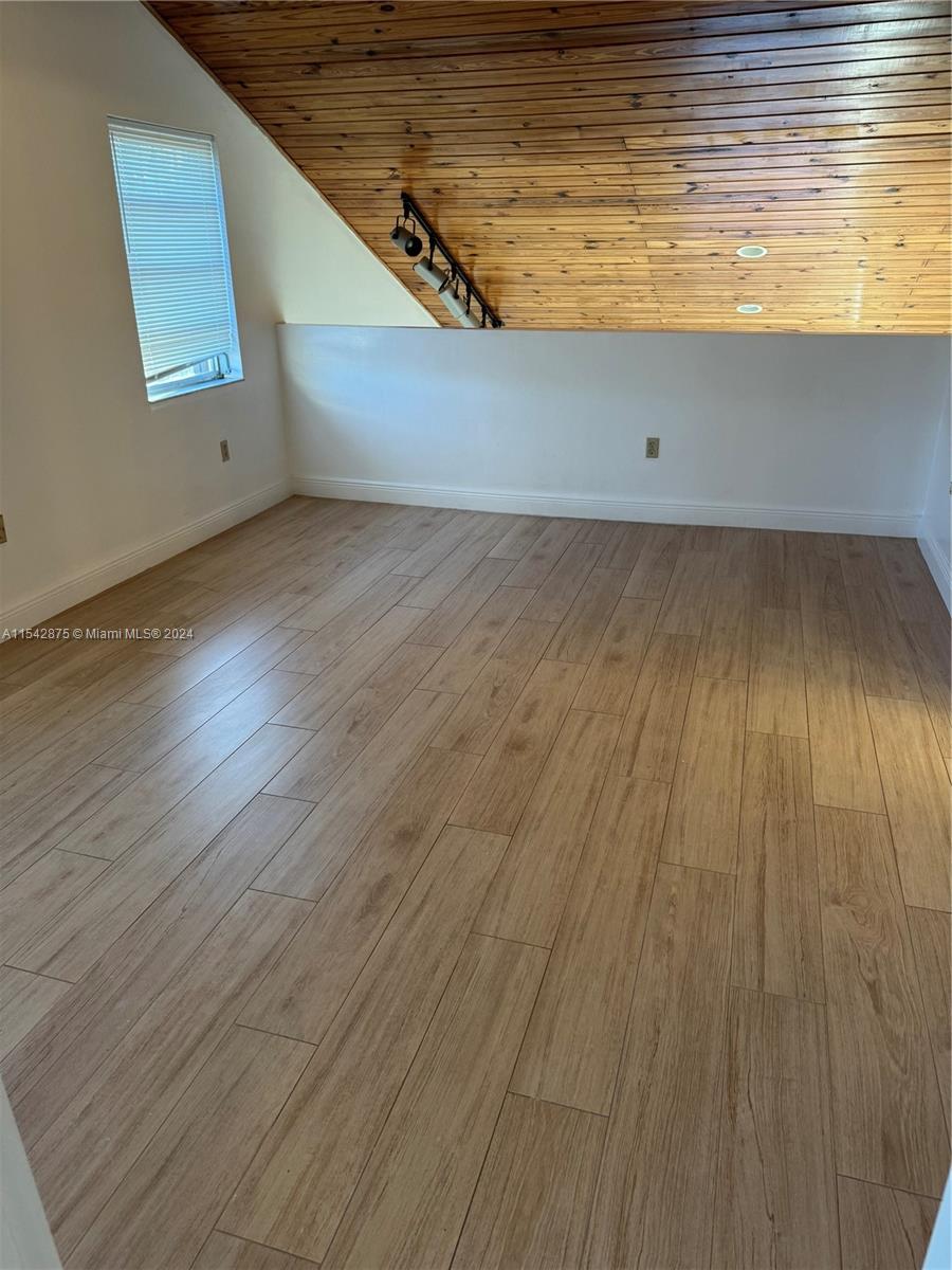TWELFTH ST MANORS 1ST ADD - Residential Lease