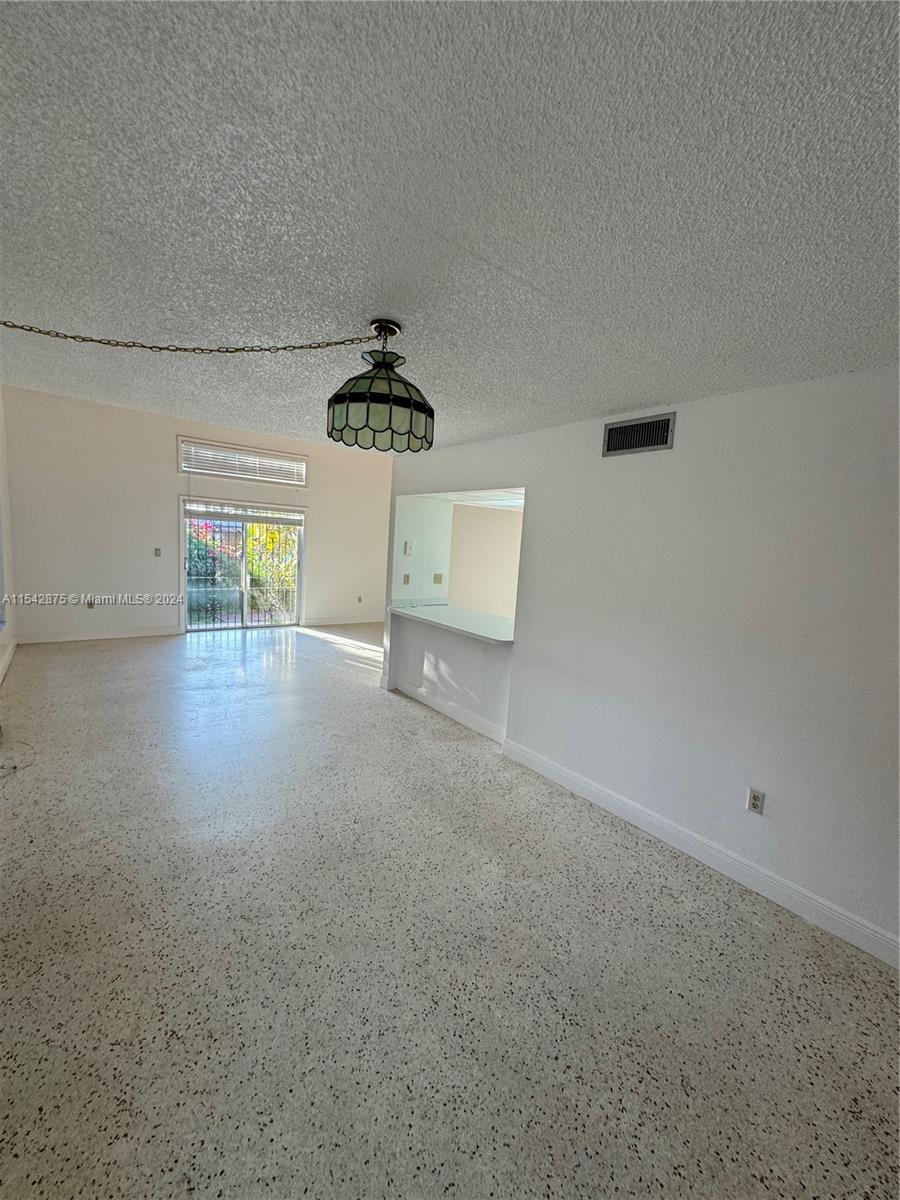 TWELFTH ST MANORS 1ST ADD - Residential Lease