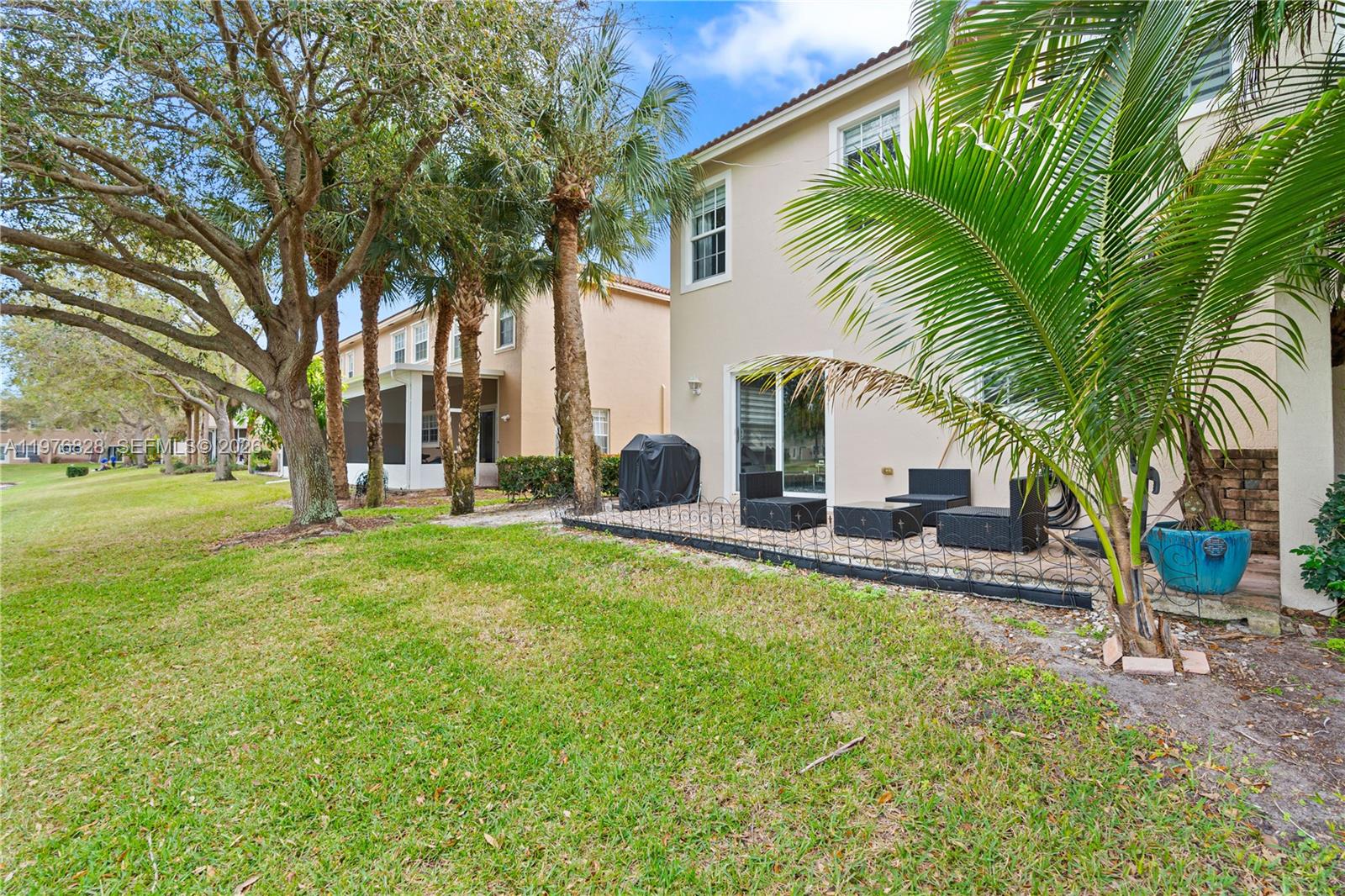 VERONA PALMS - Residential
