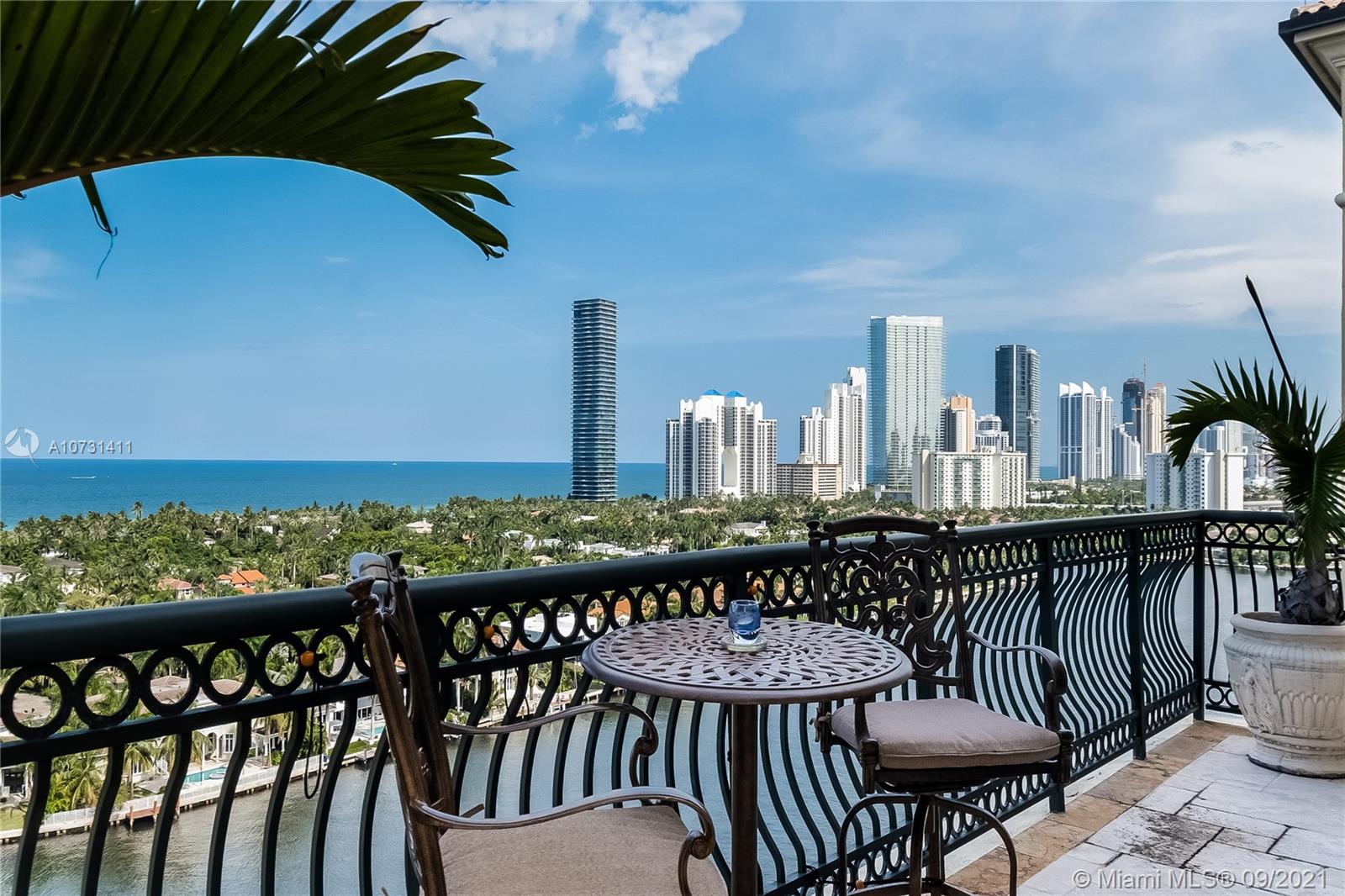 BELLA VISTA MID RISE NORTH - Residential