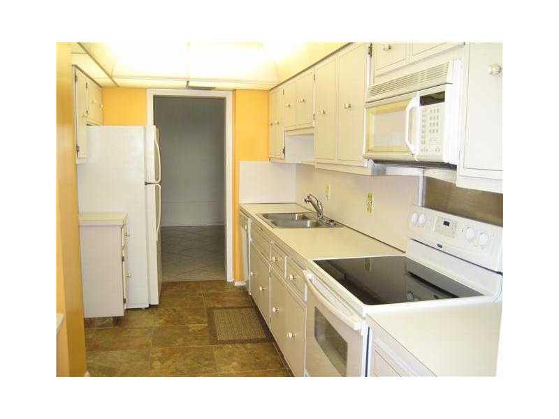 EMERALD TOWER CONDO - Residential Lease