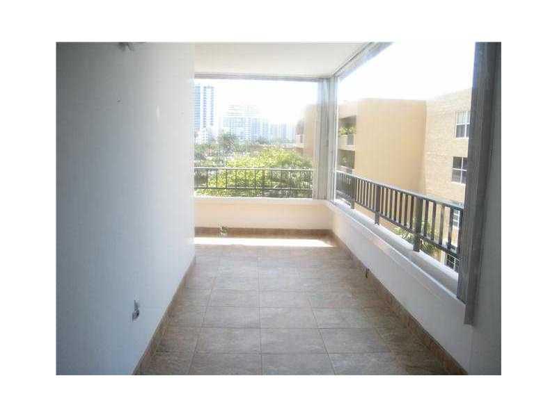EMERALD TOWER CONDO - Residential Lease