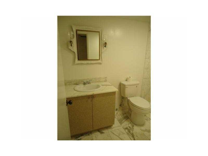 EMERALD TOWER CONDO - Residential Lease