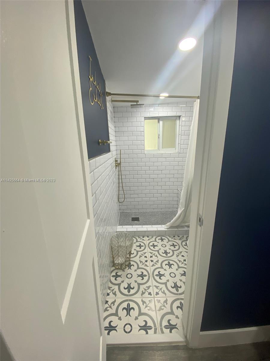 LAWRENCE EST LAND COS SUB - Residential Lease