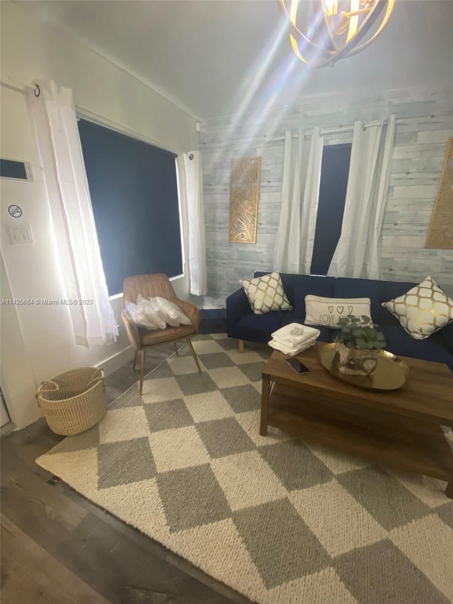 LAWRENCE EST LAND COS SUB - Residential Lease