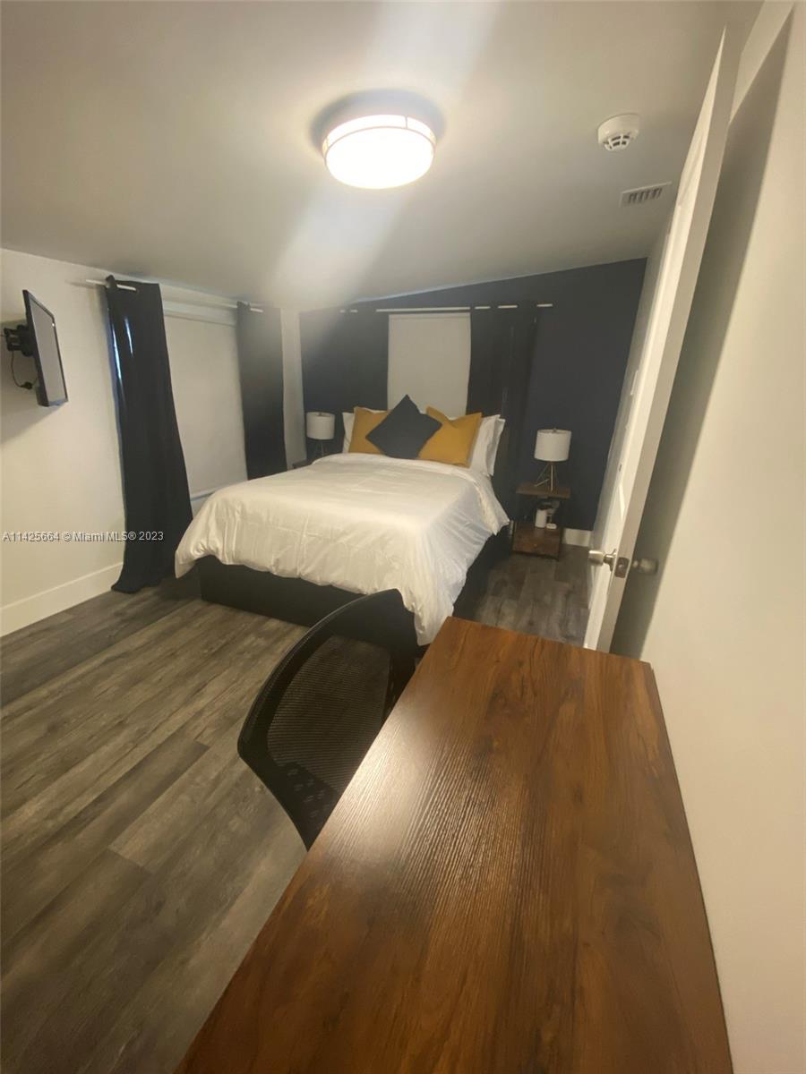 LAWRENCE EST LAND COS SUB - Residential Lease