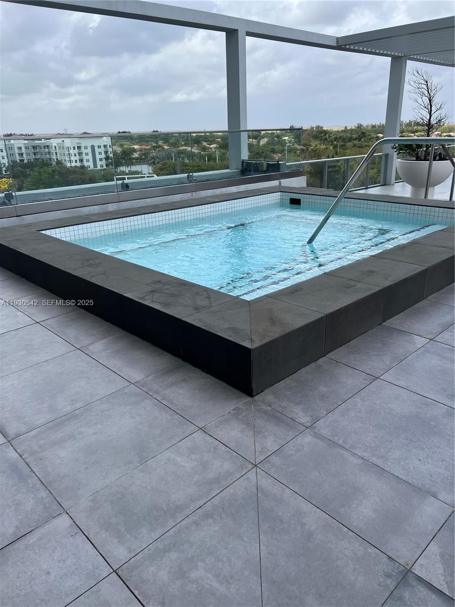 METROPICA NORTH TOWER ONE - Residential