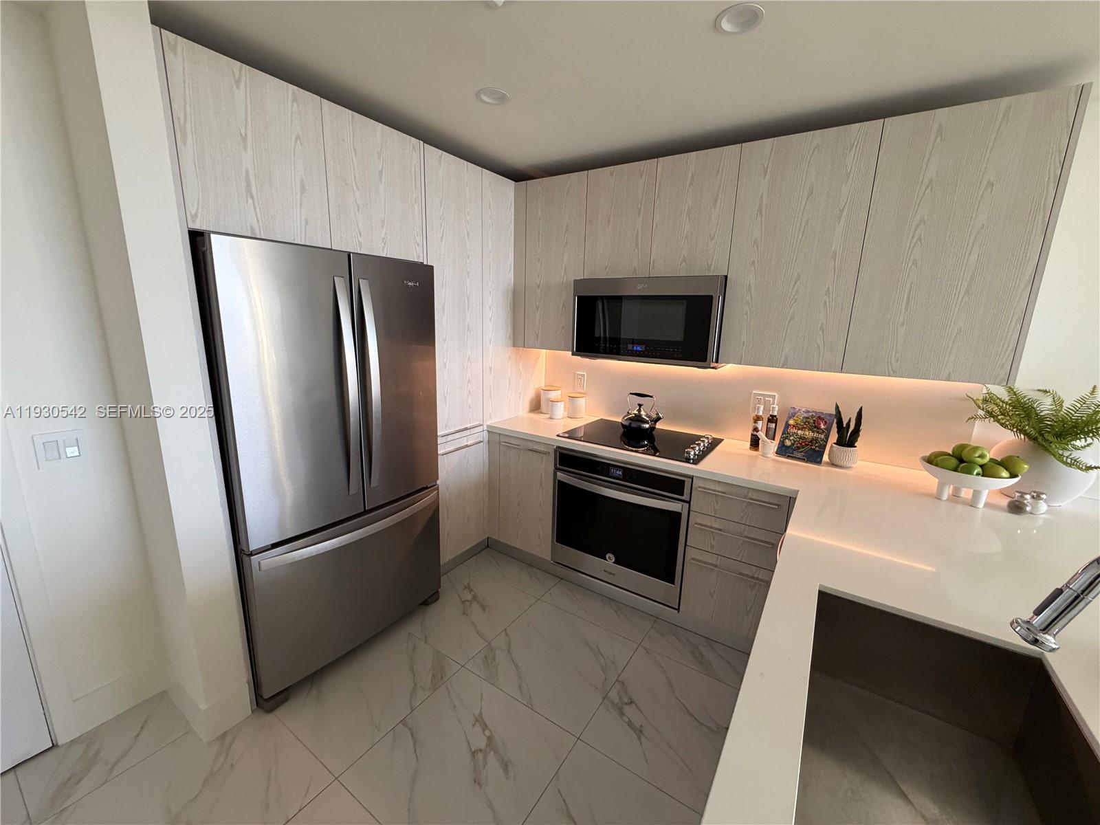 METROPICA NORTH TOWER ONE - Residential