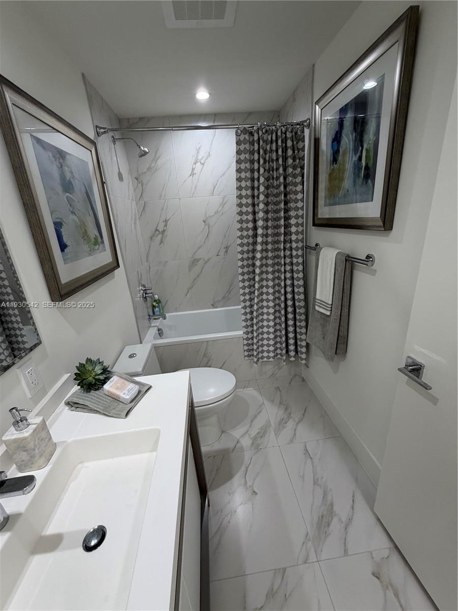 METROPICA NORTH TOWER ONE - Residential