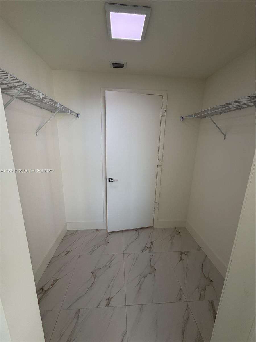 METROPICA NORTH TOWER ONE - Residential
