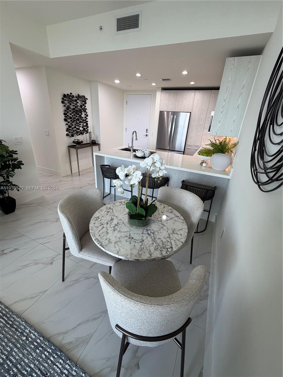 METROPICA NORTH TOWER ONE - Residential