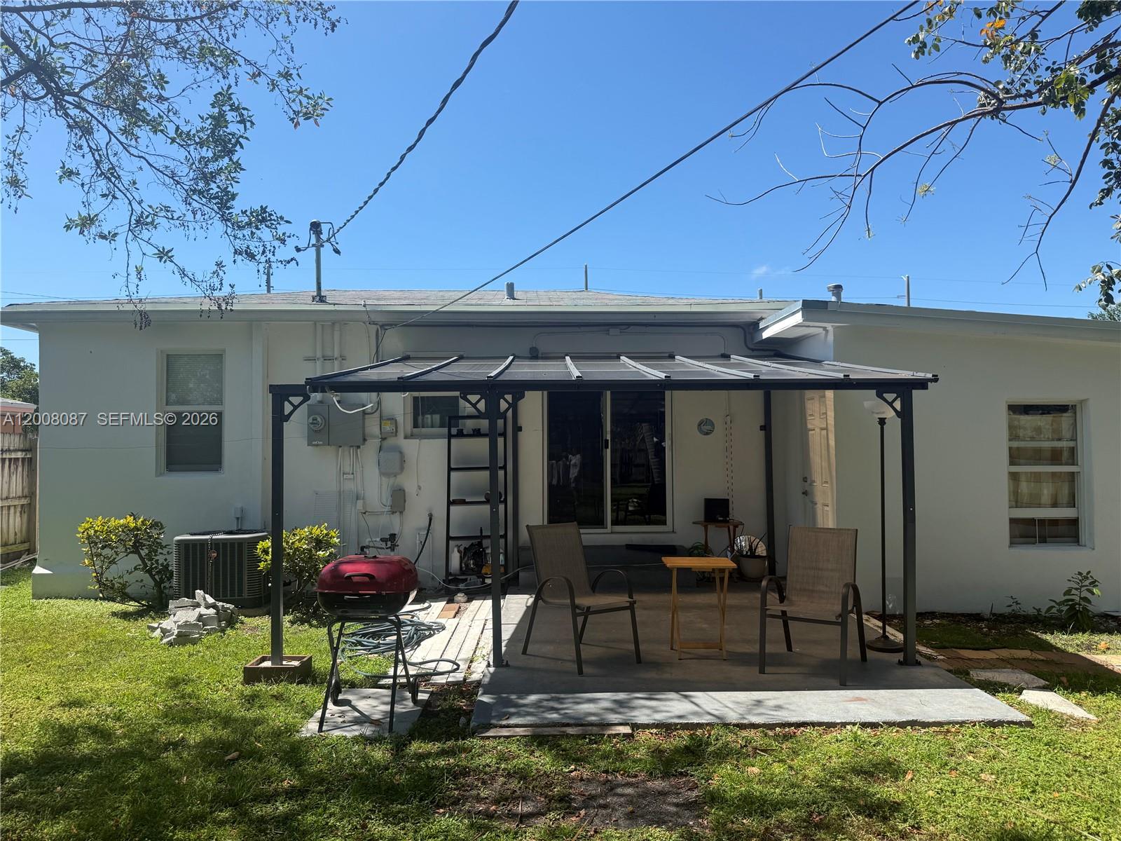 HOLLYWOOD PARK - Residential