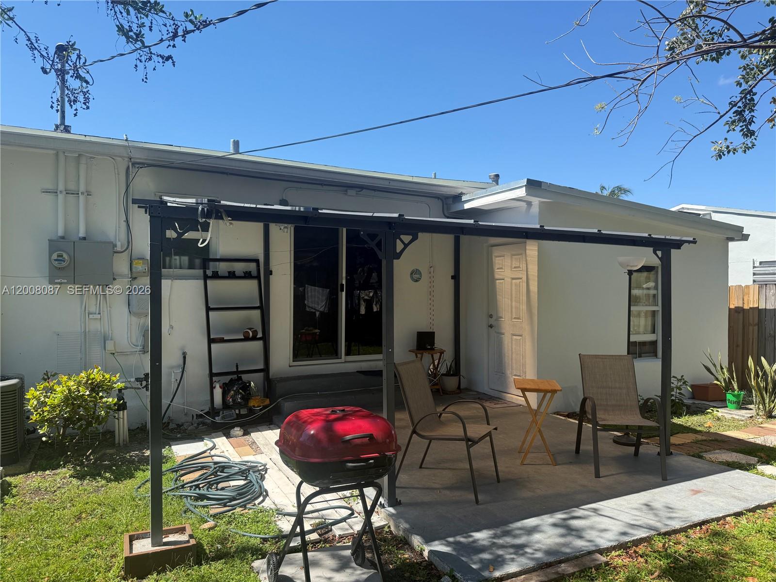 HOLLYWOOD PARK - Residential