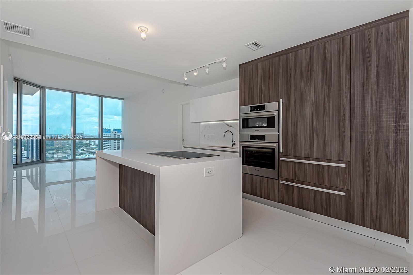 Luxury 2 Bed + Den / 3 Full Bath Condo at the Miami World Center! This building has the best amenities in the city. 5 Pools, Basketball Court, Boxing Ring, Tennis, Spa, 24 Food Market, Recording Studio, Movie Theater, Spa/Salon, & more. It is located in the heart of Miami World Center, where new stores and restaurants are steps away! Text/ Call Kevin to see it.