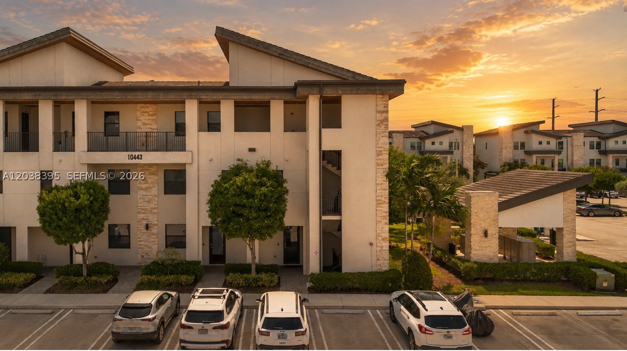 HIGHLAND AT PARK CENTRAL - Residential