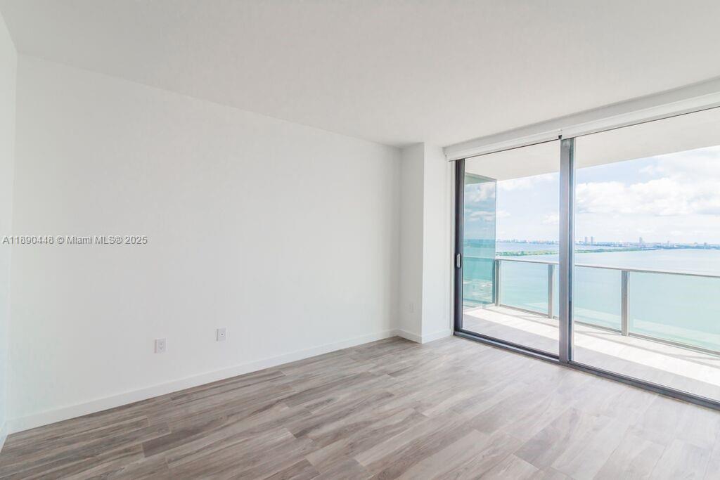 ICON BAY CONDO - Residential Lease