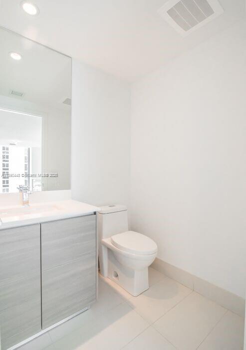 ICON BAY CONDO - Residential Lease