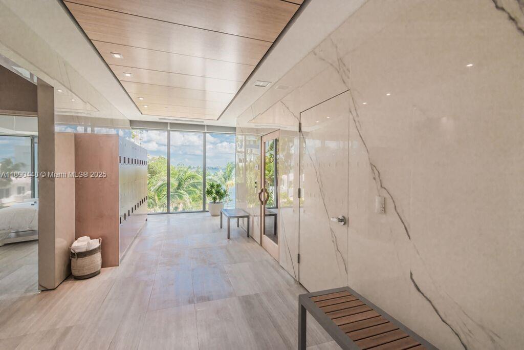 ICON BAY CONDO - Residential Lease