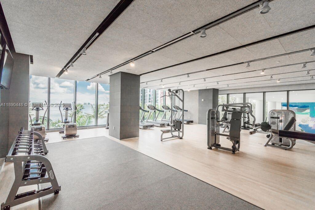 ICON BAY CONDO - Residential Lease