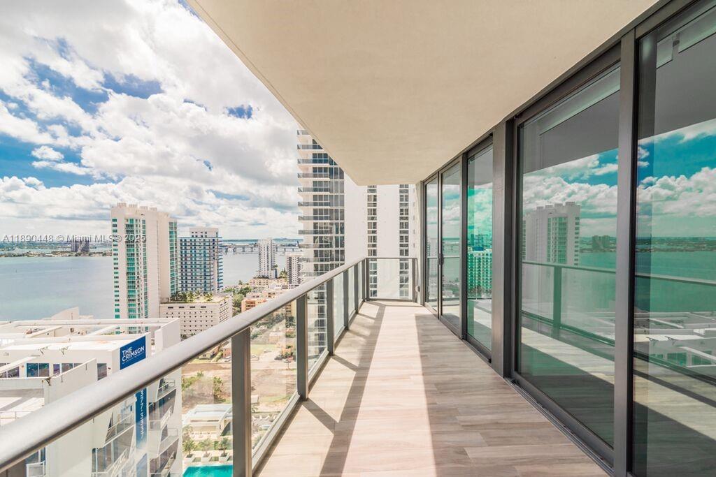 ICON BAY CONDO - Residential Lease
