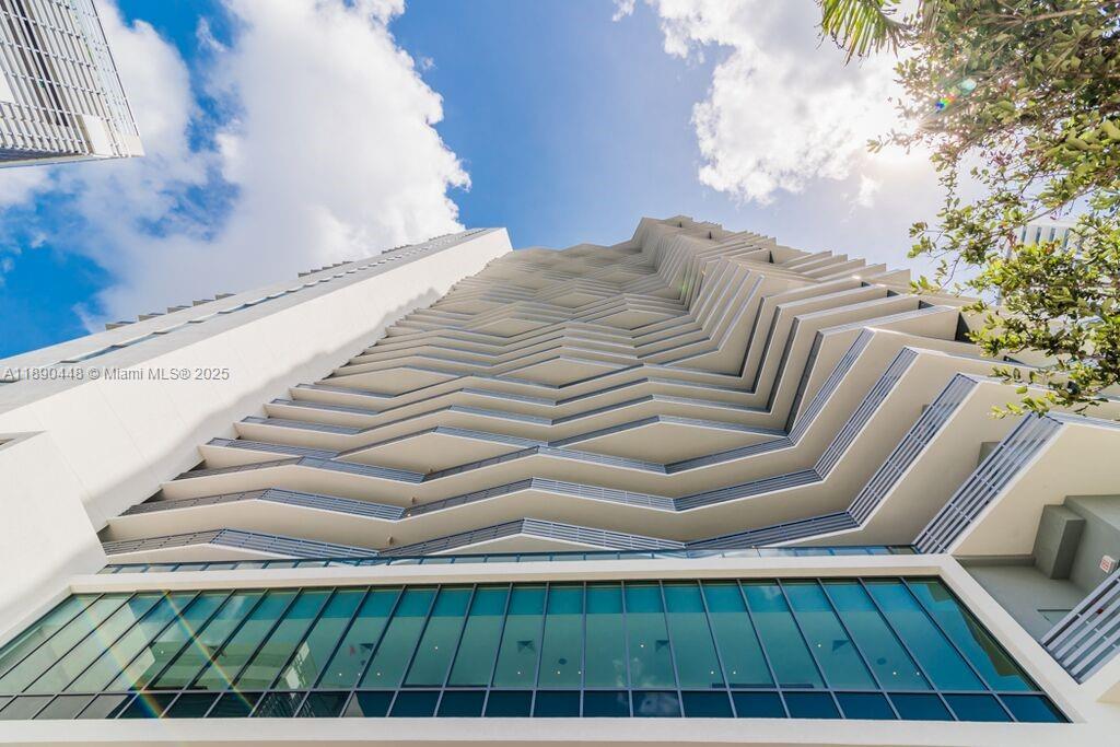 ICON BAY CONDO - Residential Lease