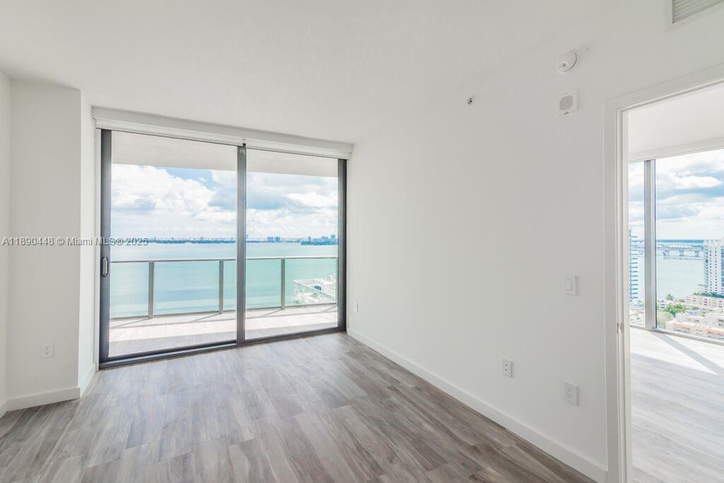 ICON BAY CONDO - Residential Lease