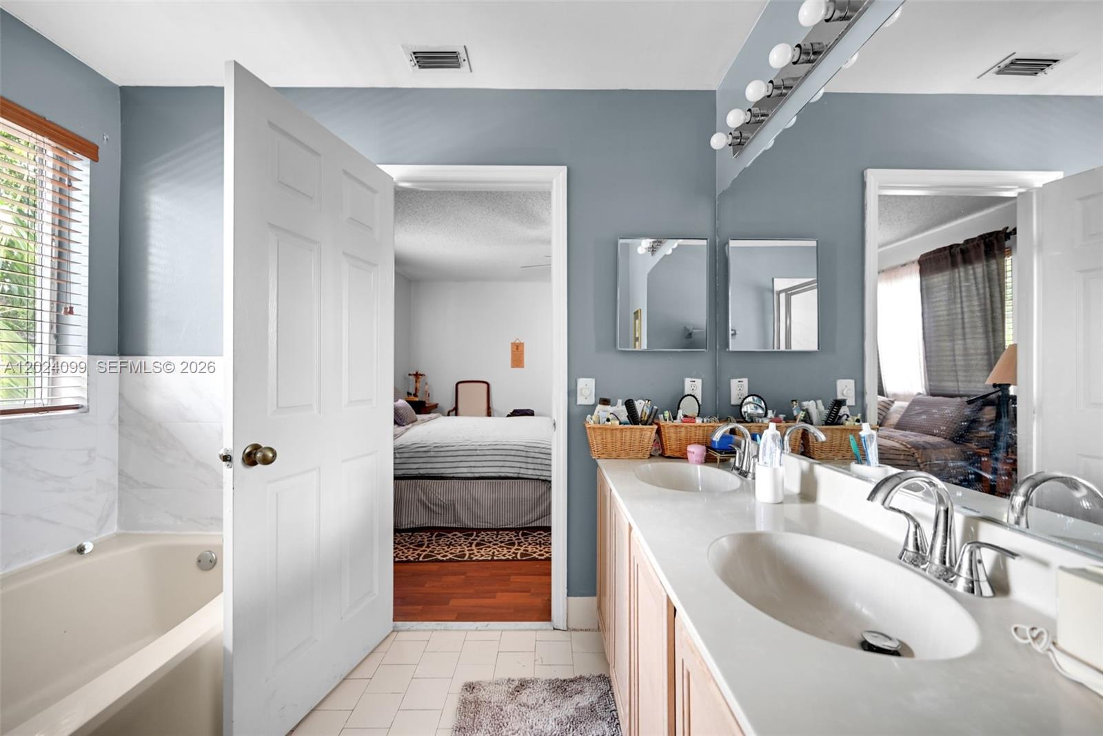FOREST LAKES VILLAS - Residential