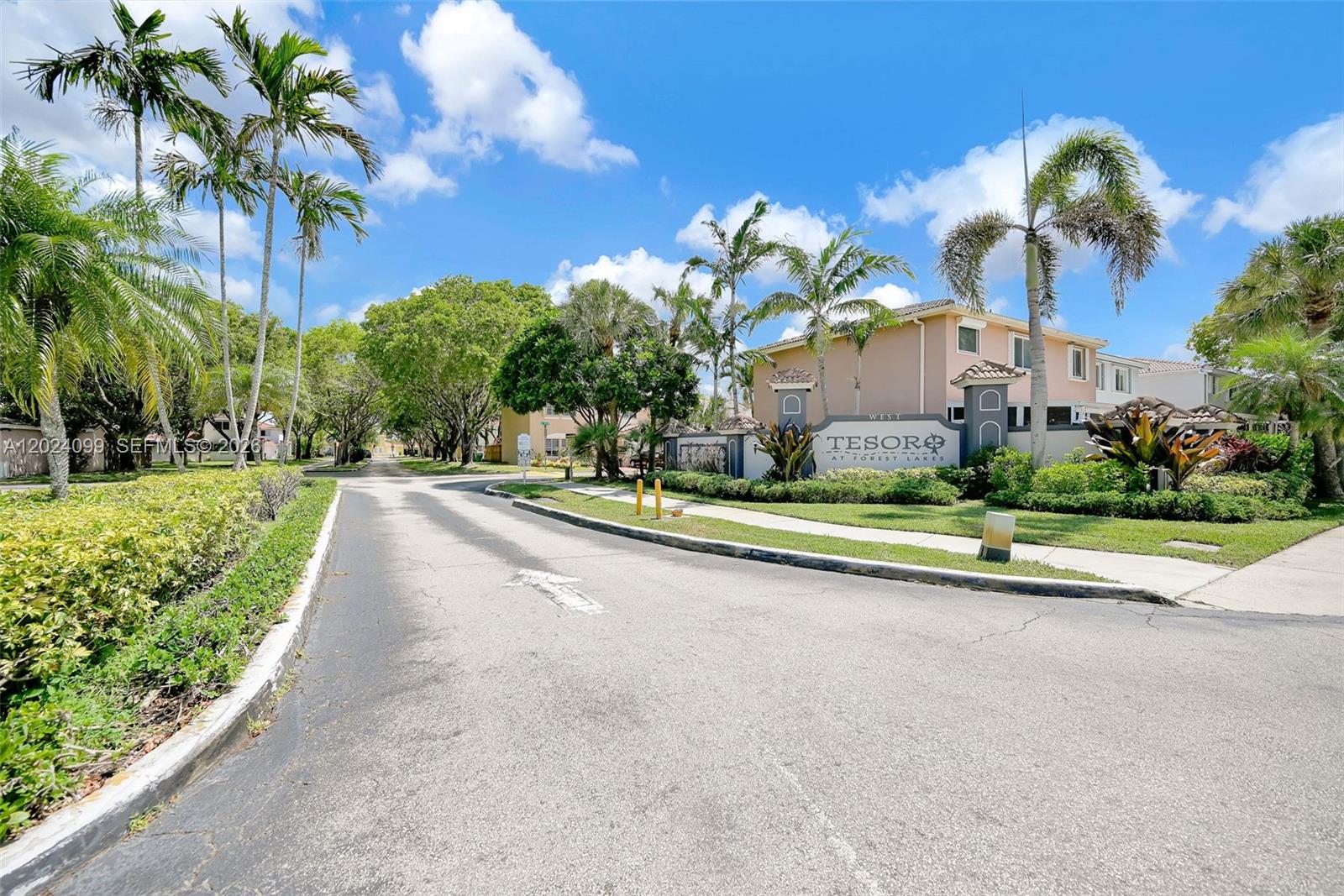 FOREST LAKES VILLAS - Residential