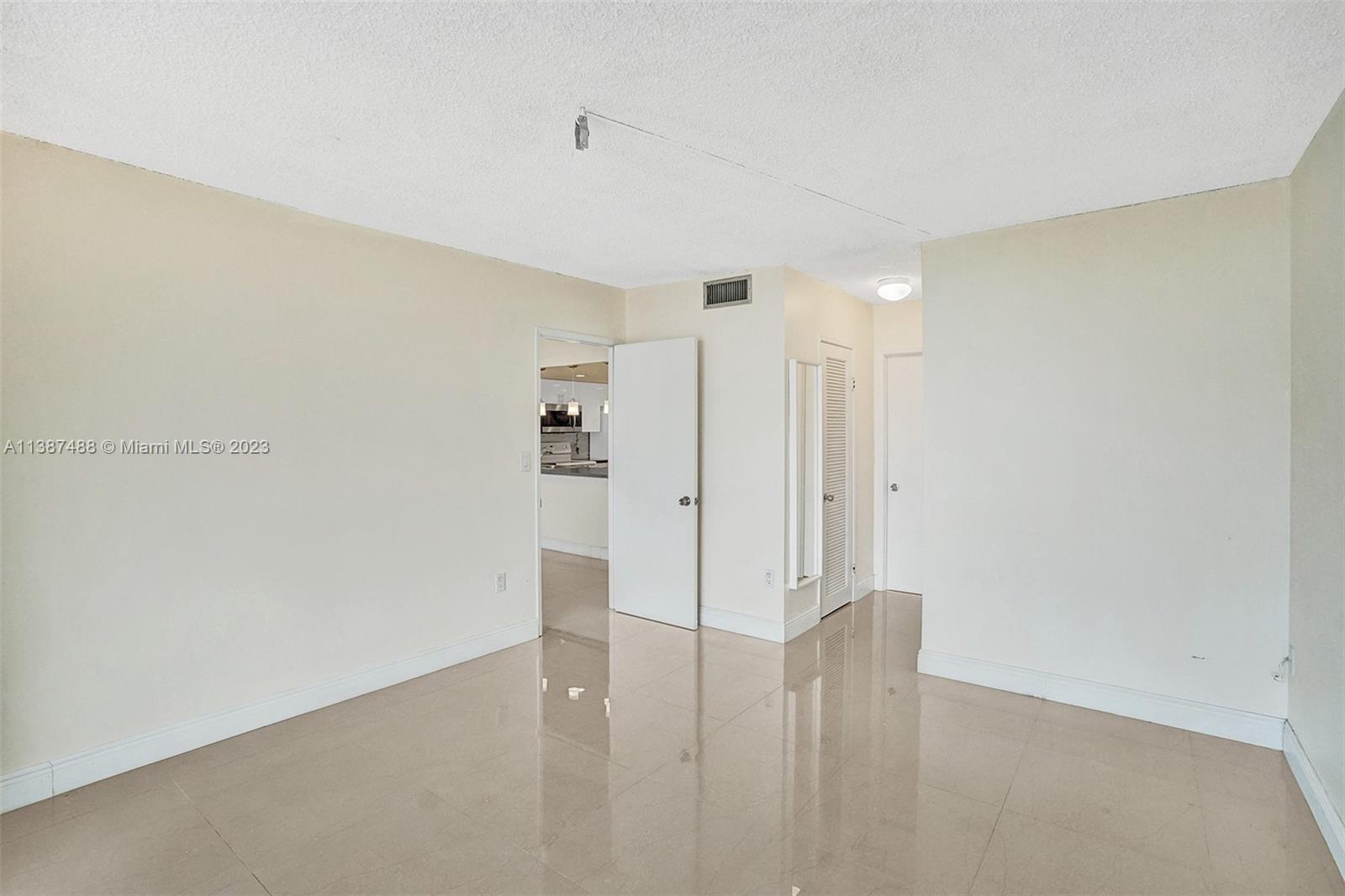 BUCKLEY TOWERS CONDO - EA - Residential