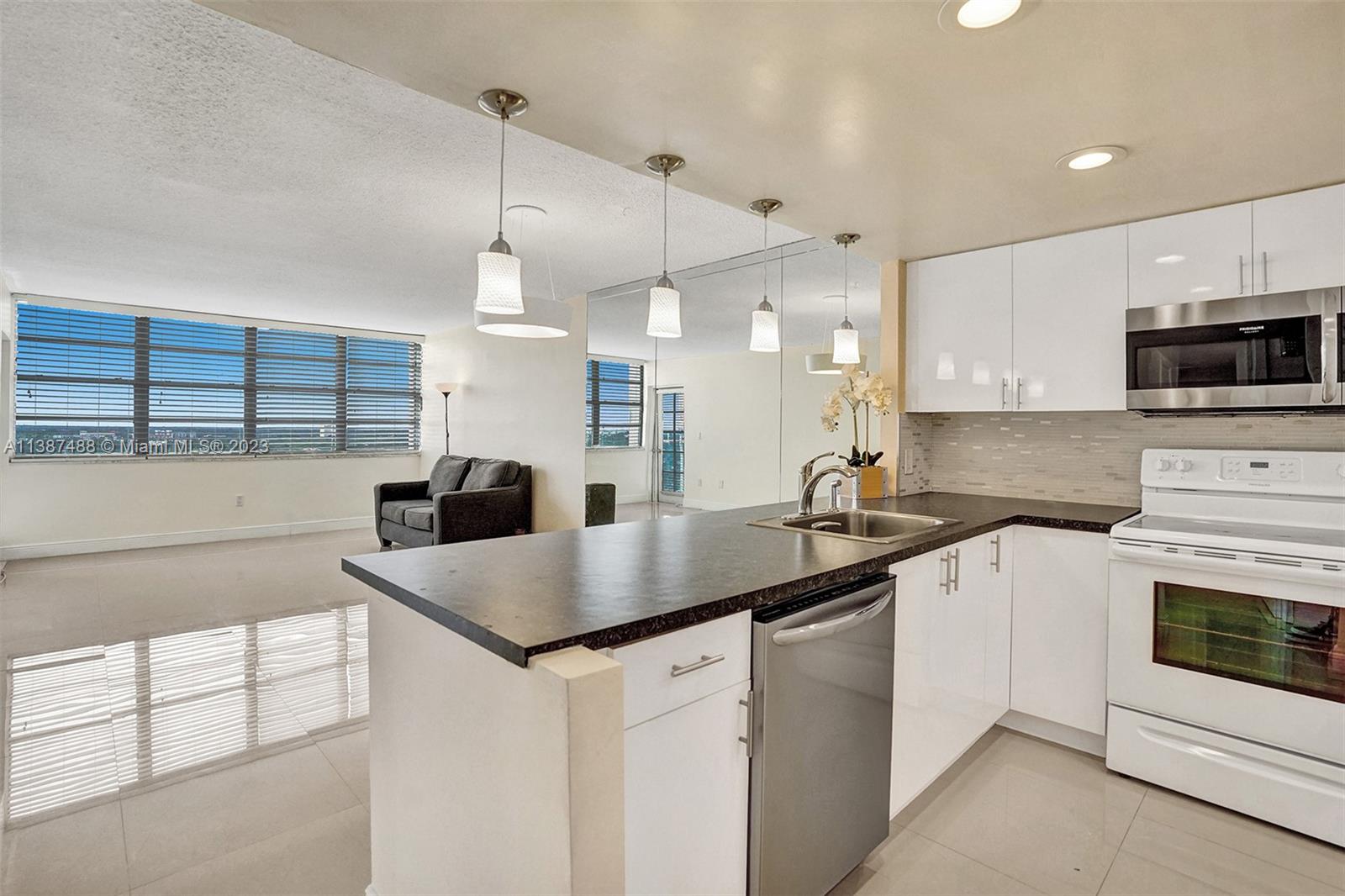 BUCKLEY TOWERS CONDO - EA - Residential