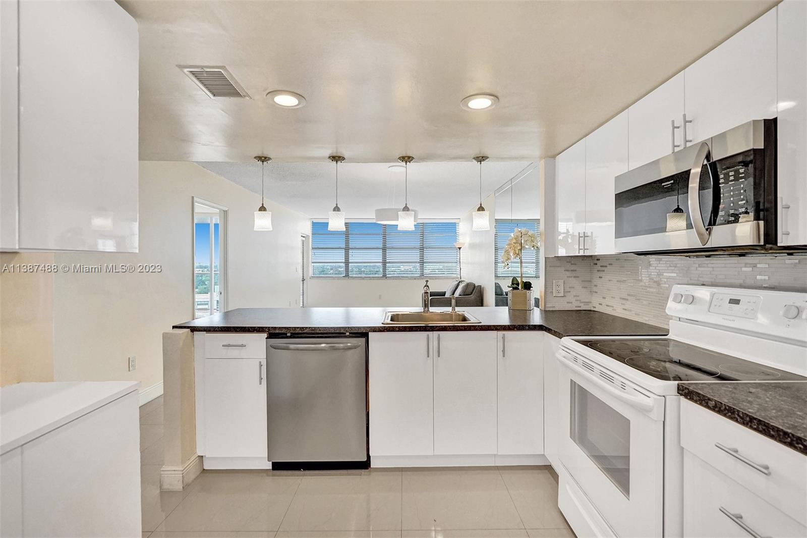 BUCKLEY TOWERS CONDO - EA - Residential