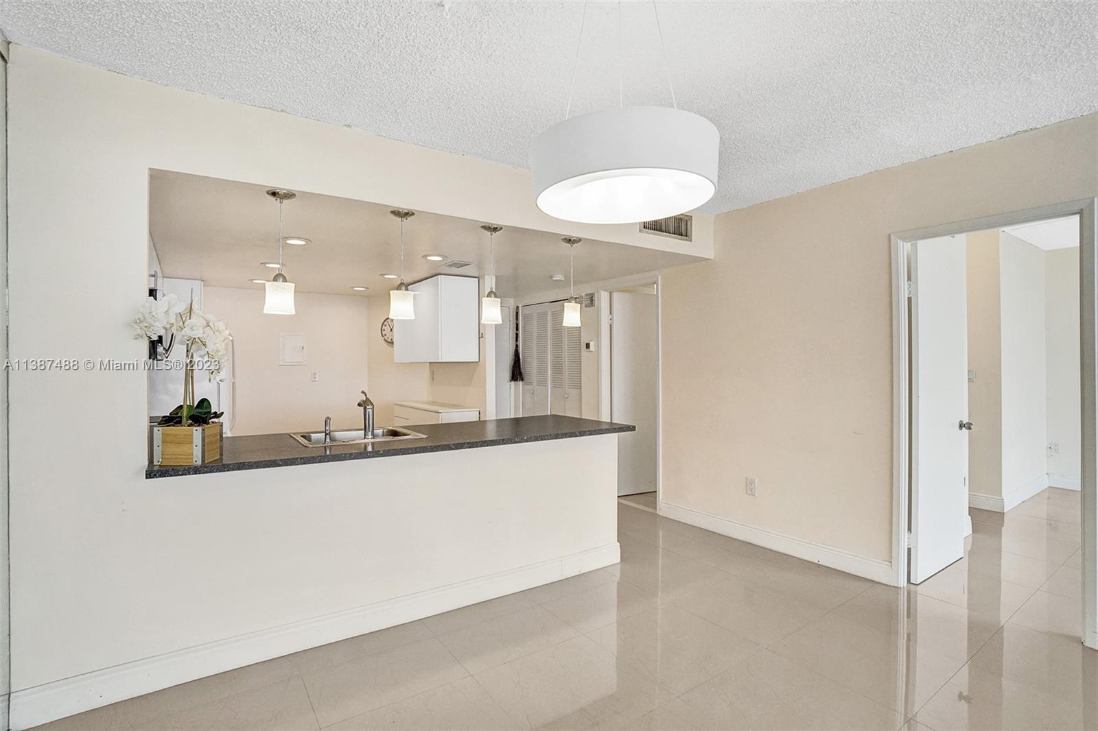 BUCKLEY TOWERS CONDO - EA - Residential