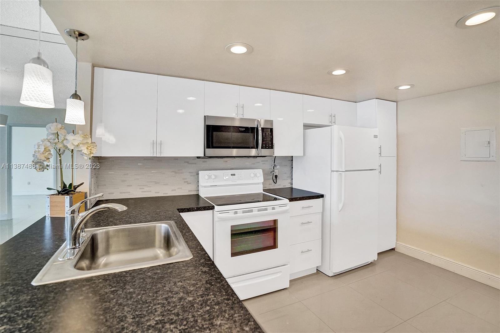 BUCKLEY TOWERS CONDO - EA - Residential