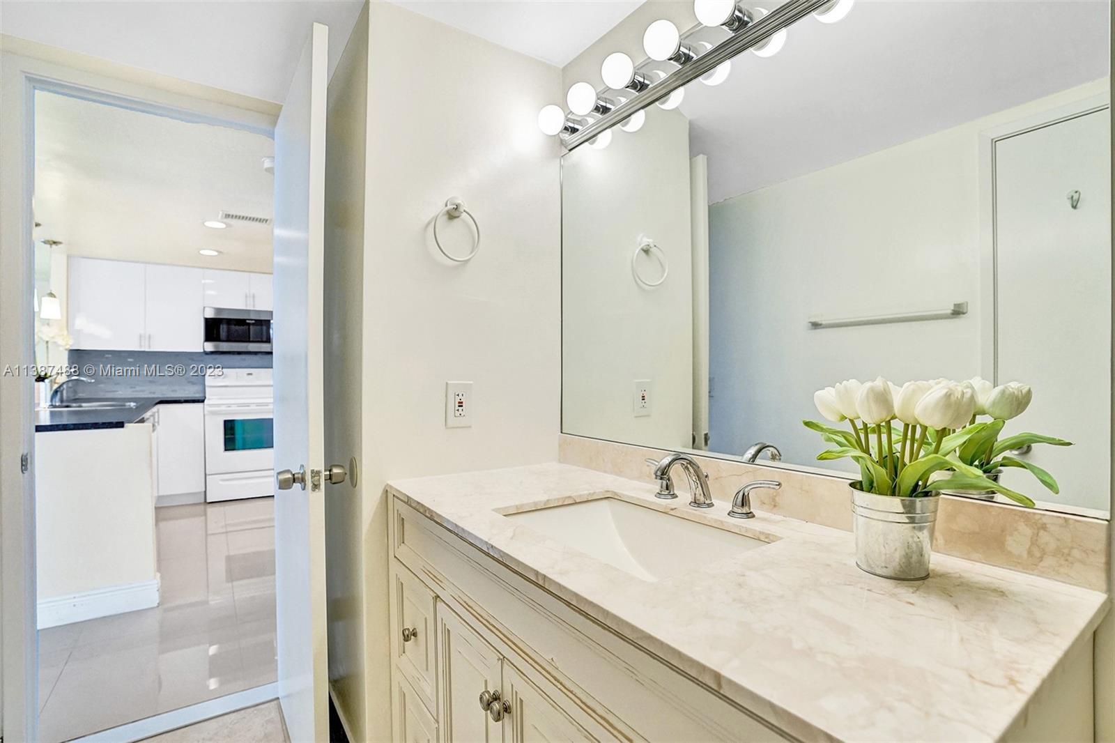 BUCKLEY TOWERS CONDO - EA - Residential