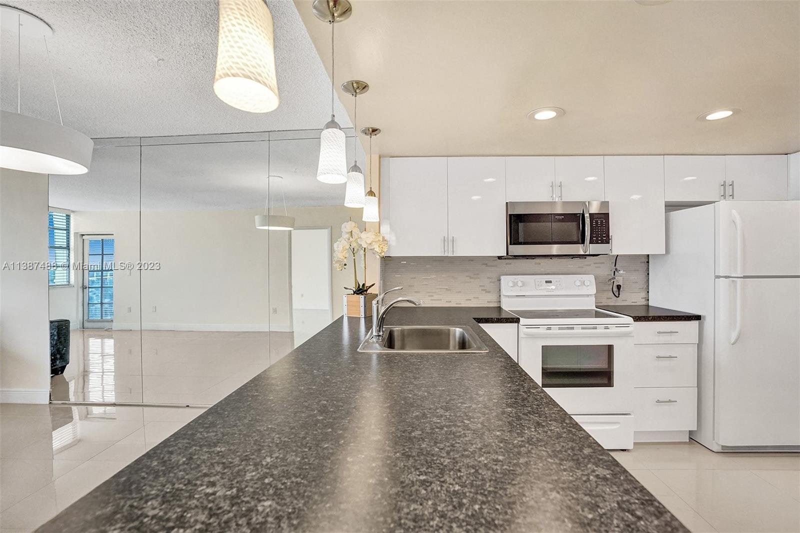 BUCKLEY TOWERS CONDO - EA - Residential