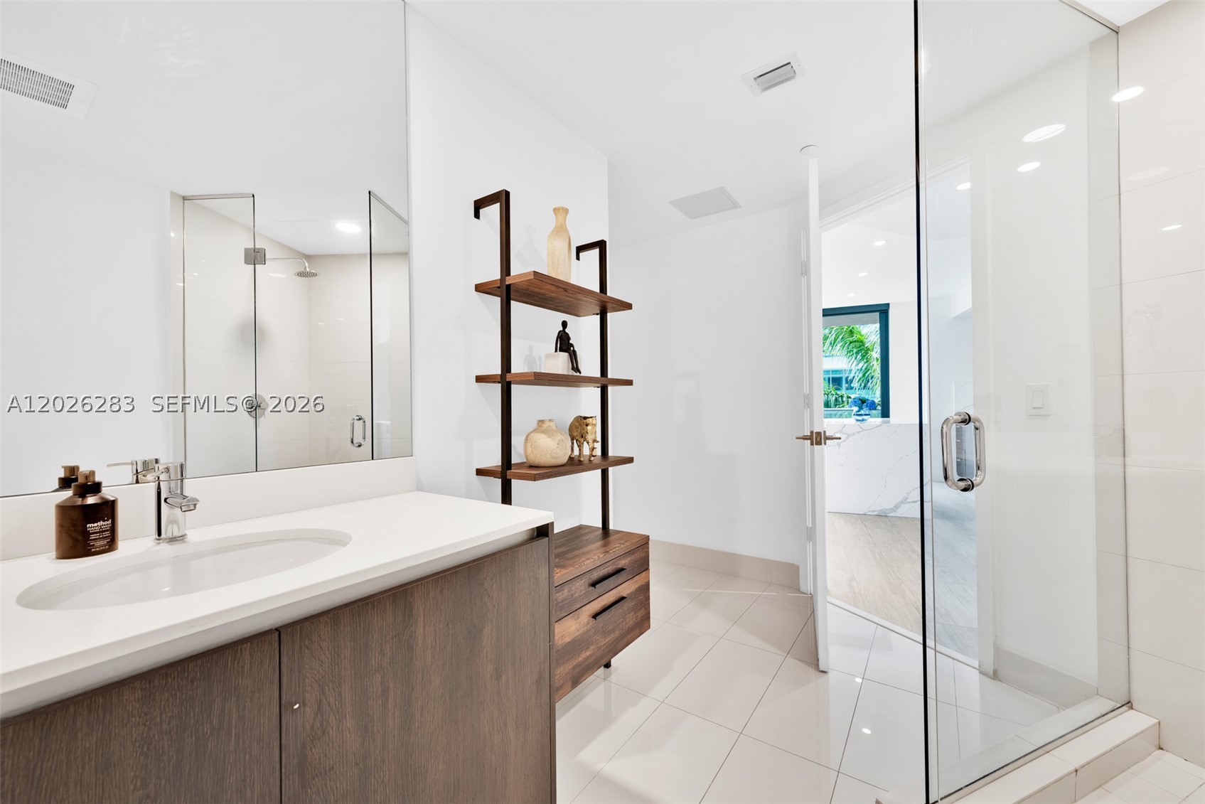 3401 MIDTOWN CONDO - Residential