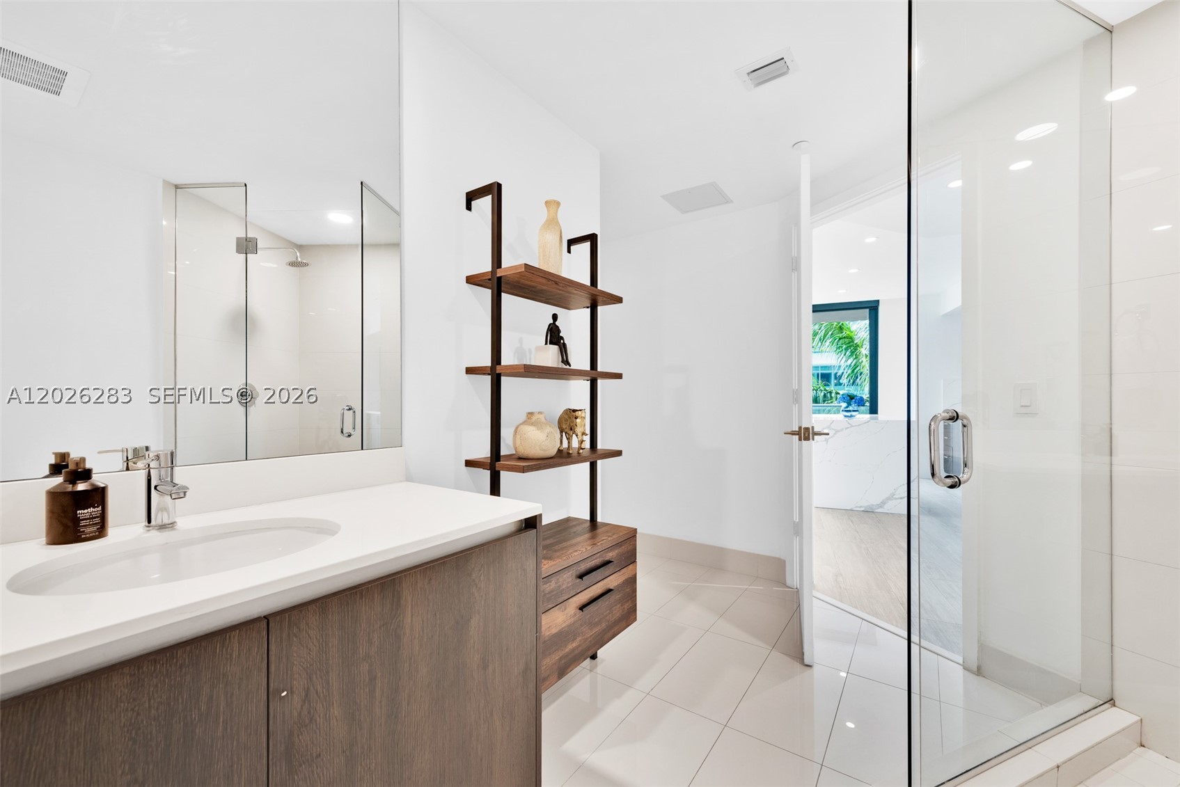 3401 MIDTOWN CONDO - Residential