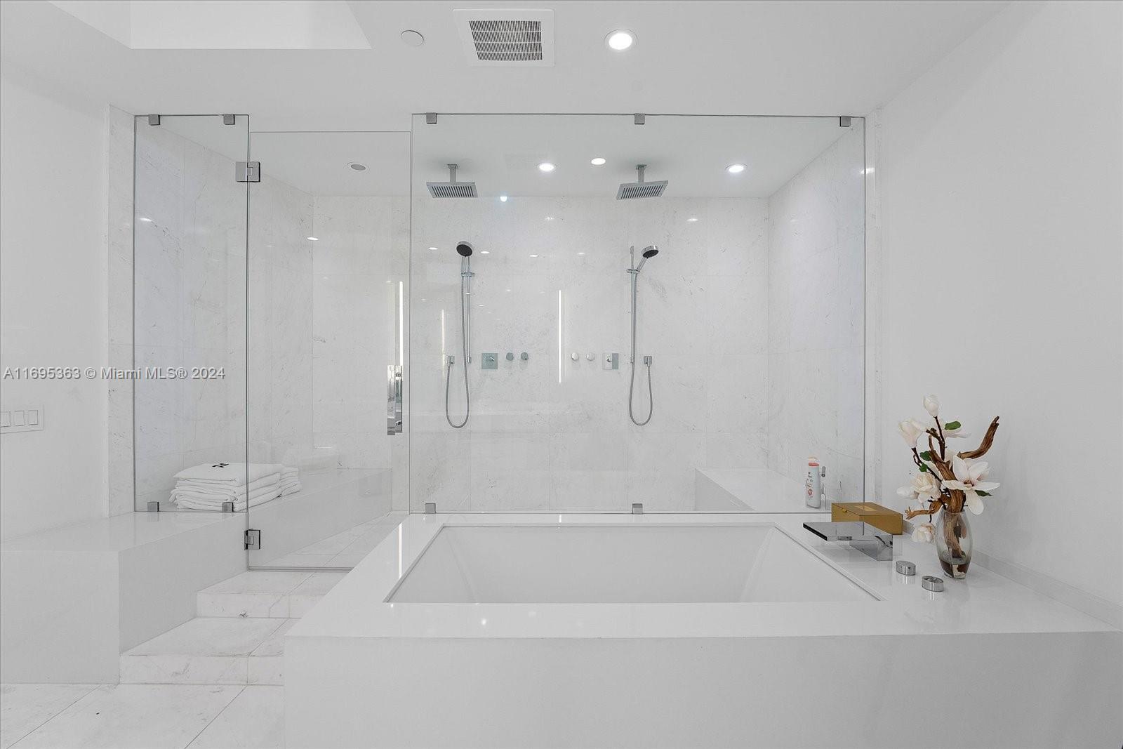 18555 COLLINS AVENUE COND - Residential