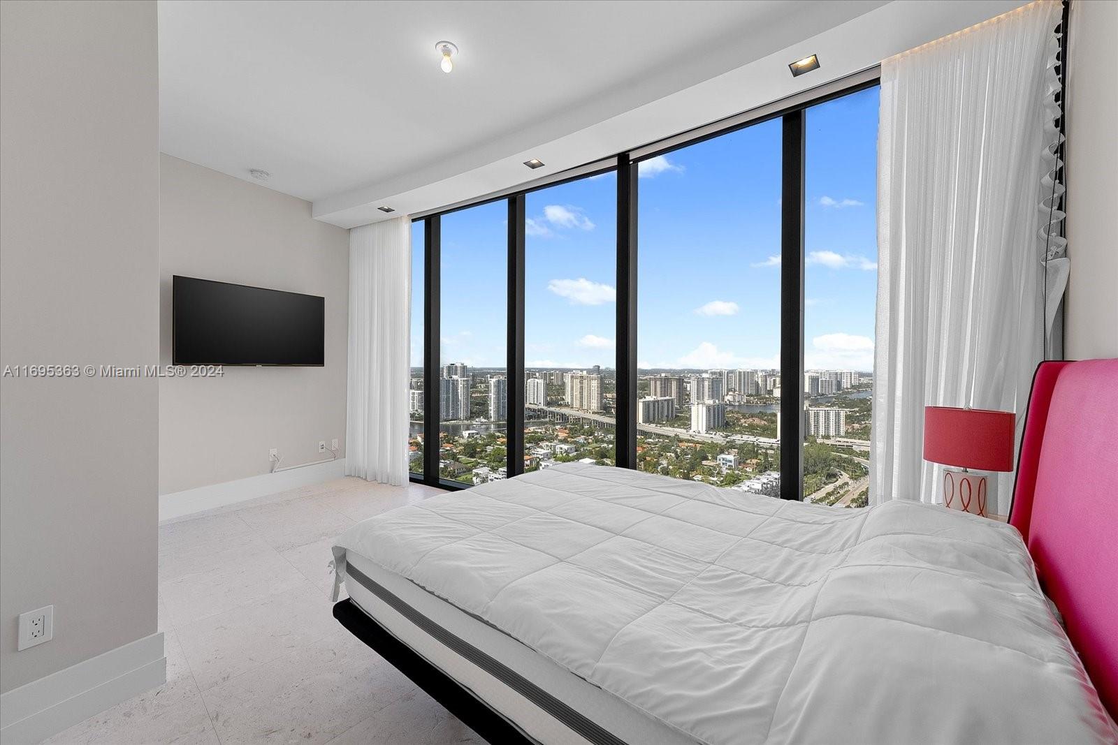 18555 COLLINS AVENUE COND - Residential
